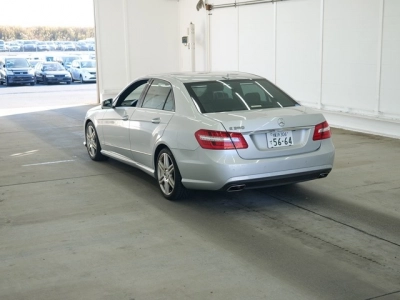 MERCEDES BENZ E CLASS