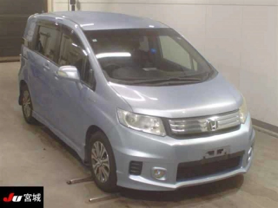 HONDA FREED SPIKE