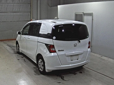 HONDA FREED SPIKE