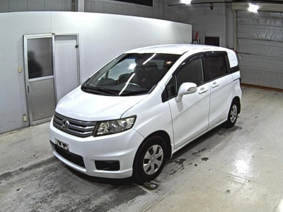 HONDA FREED SPIKE