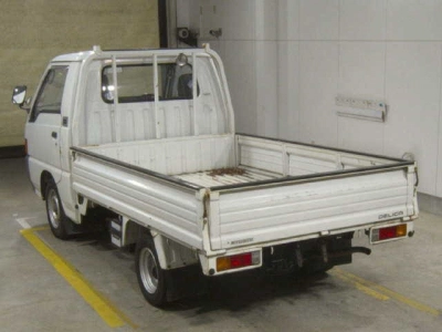 MITSUBISHI DELICA WAGON