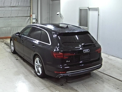 AUDI A4 AVANTE