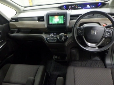 HONDA FREED HYBRID