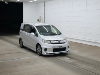 HONDA FREED SPIKE