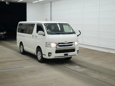 TOYOTA REGIUS ACE