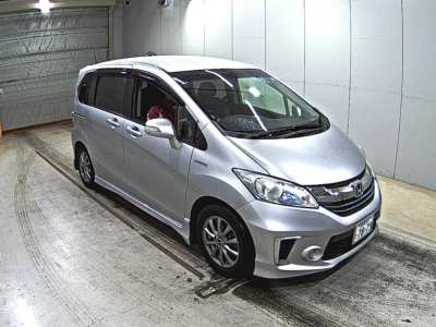 HONDA FREED HYBRID