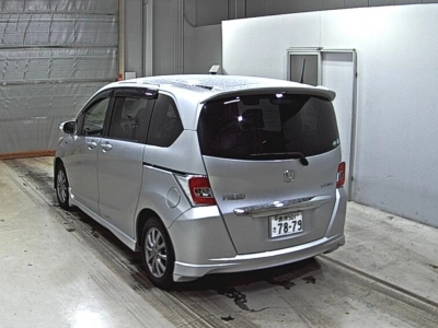 HONDA FREED HYBRID