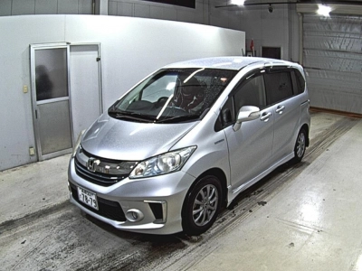 HONDA FREED HYBRID