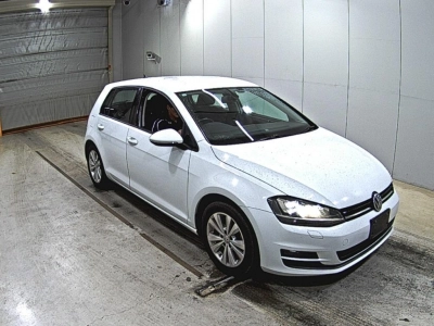 VOLKSWAGEN GOLF