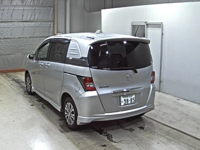 HONDA FREED SPIKE