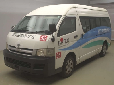 TOYOTA HIACE COMMUTER