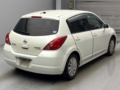 NISSAN TIIDA
