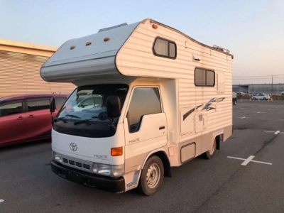 TOYOTA HIACE TRUCK