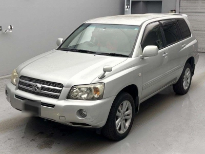 TOYOTA KLUGER HYBRID