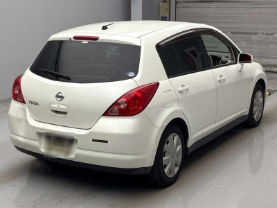 NISSAN TIIDA