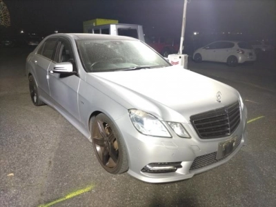 MERCEDES BENZ E CLASS