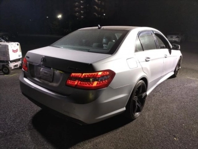 MERCEDES BENZ E CLASS