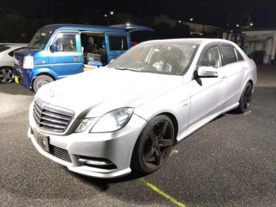 MERCEDES BENZ E CLASS
