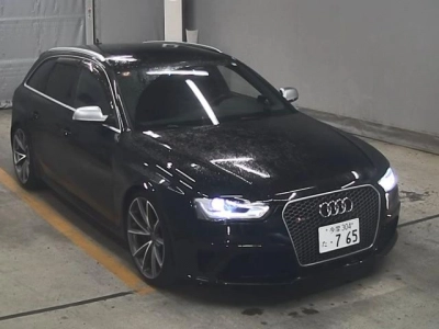 AUDI RS4 AVANTE