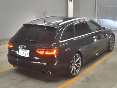 AUDI RS4 AVANTE