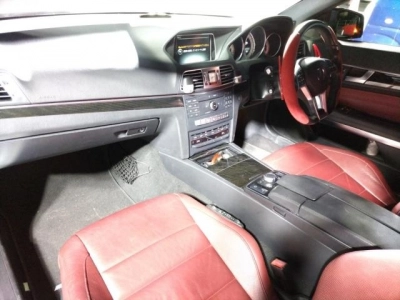 MERCEDES BENZ E CLASS