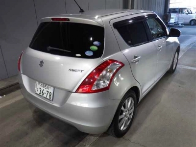 SUZUKI SWIFT