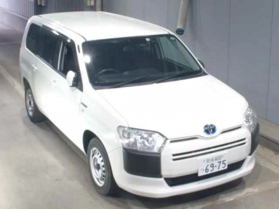 TOYOTA SUCCEED VAN