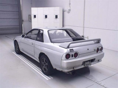 NISSAN SKYLINE