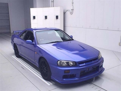 NISSAN SKYLINE