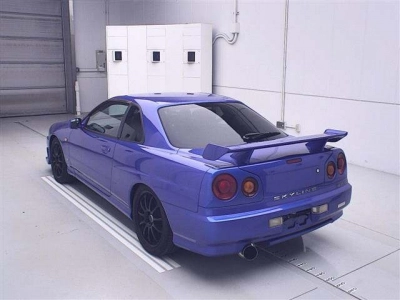 NISSAN SKYLINE