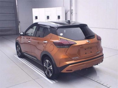 NISSAN KICKS