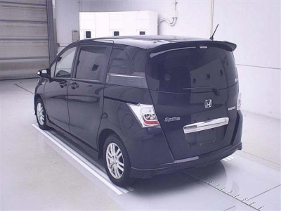 HONDA FREED SPIKE