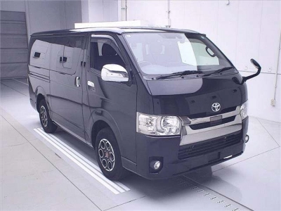 TOYOTA REGIUS ACE
