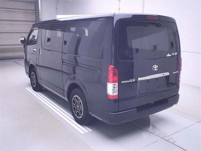 TOYOTA REGIUS ACE