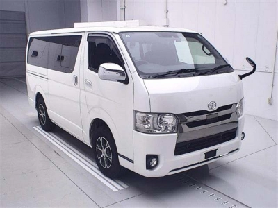 TOYOTA REGIUS ACE