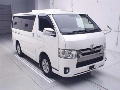 TOYOTA REGIUS ACE