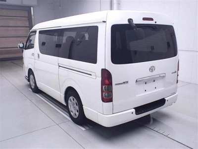 TOYOTA REGIUS ACE