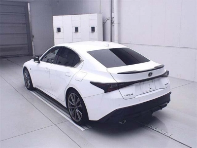 LEXUS IS