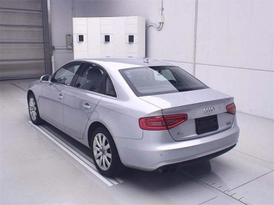 AUDI A4 AVANTE