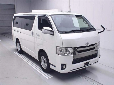 TOYOTA REGIUS ACE