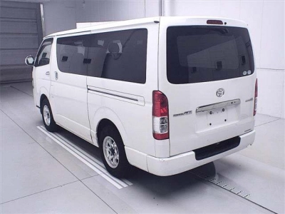 TOYOTA REGIUS ACE