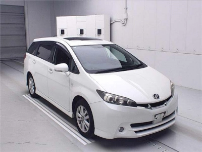 TOYOTA WISH
