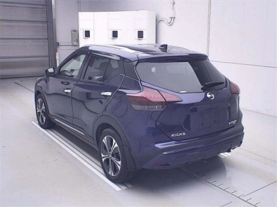 NISSAN KICKS