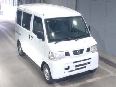 NISSAN CLIPPER VAN