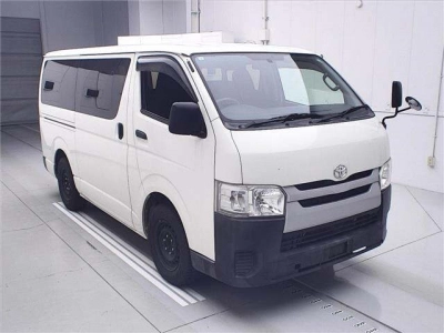 TOYOTA REGIUS ACE