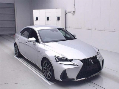 LEXUS IS