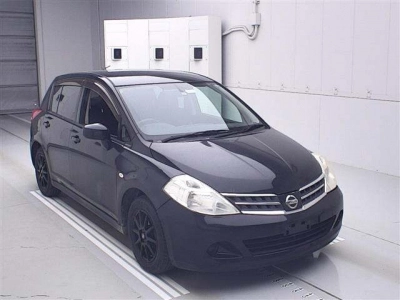 NISSAN TIIDA