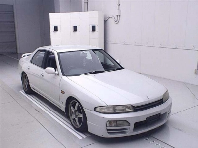 NISSAN SKYLINE