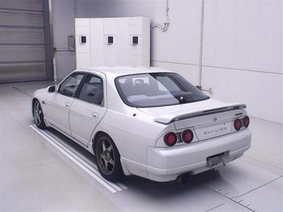 NISSAN SKYLINE