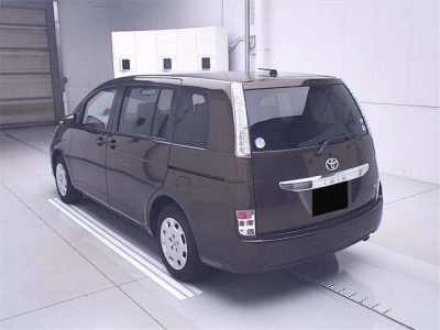 TOYOTA ISIS